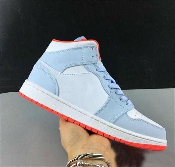 new release 1s mid half blue polka basketball designer shoes white blue red fashion sport zapatos 1s sneakers 36-46
new release 1s mid half blue polka basketball designer shoes white blue red fashion sport zapatos 1s sneakers 36-46