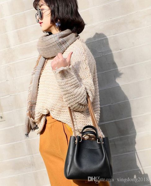 2019 new bucket bag tide korean version of the simple wild lady messenger bag handbag shoulder bag wholesaleva99620
2019 new bucket bag tide korean version of the simple wild lady messenger bag handbag shoulder bag wholesaleva99620