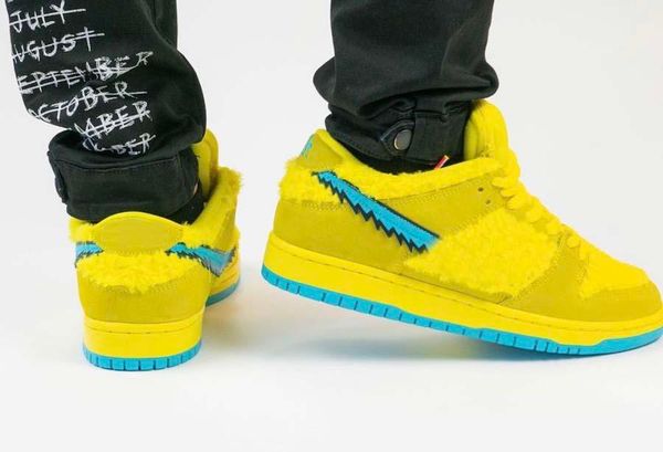 2020 grateful dead x sb dunk low yellow bear running shoes yellow blue fury upper suede skateboarding shoes sports sneakers
2020 grateful dead x sb dunk low yellow bear running shoes yellow blue fury upper suede skateboarding shoes sports sneakers