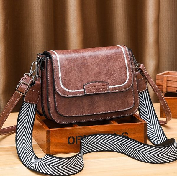 explosive women's bag 2020 spring and summer fashion trend diagonal all-match fashion casual designer shoulder messenger bag ing
explosive women's bag 2020 spring and summer fashion trend diagonal all-match fashion casual designer shoulder messenger bag ing
