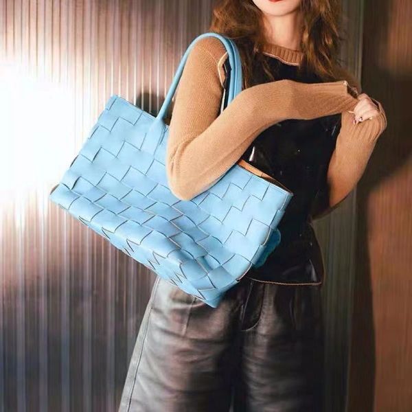 weaving ladies hand bags fashion female handle bag large capacity women pu leather shoulder messenger bags
weaving ladies hand bags fashion female handle bag large capacity women pu leather shoulder messenger bags