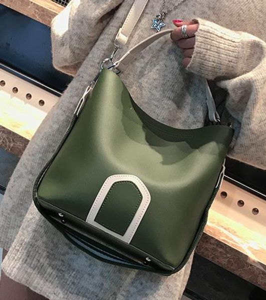 ladies bag 2020 new messenger handbag shoulder bag simple tassel bucket big bags tide wild wholesale
ladies bag 2020 new messenger handbag shoulder bag simple tassel bucket big bags tide wild wholesale