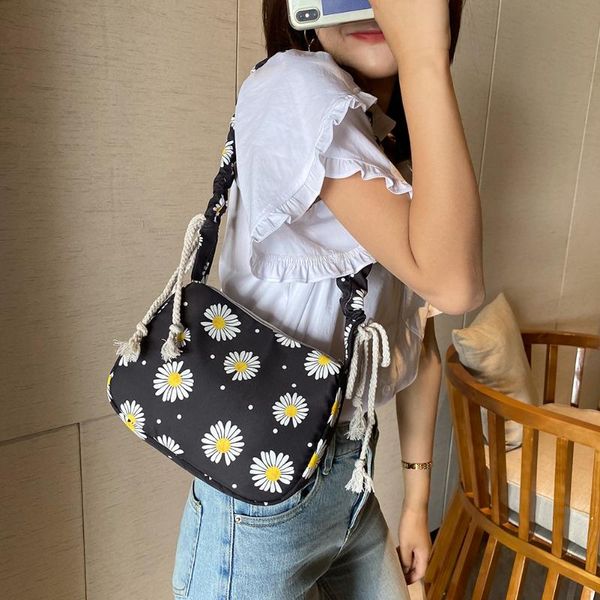 women daisy flower shoulder bags simple canvas money pouch crossbody handbag youth ladies simple versatile bag
women daisy flower shoulder bags simple canvas money pouch crossbody handbag youth ladies simple versatile bag