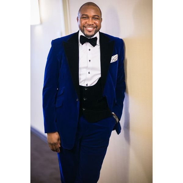 groomsmen suit men with pants terno slim fit reached a peak lapel blazer wedding groom tuxedo purple men's velvet 3 piece suit, White;black 
groomsmen suit men with pants terno slim fit reached a peak lapel blazer wedding groom tuxedo purple men's velvet 3 piece suit, White;black