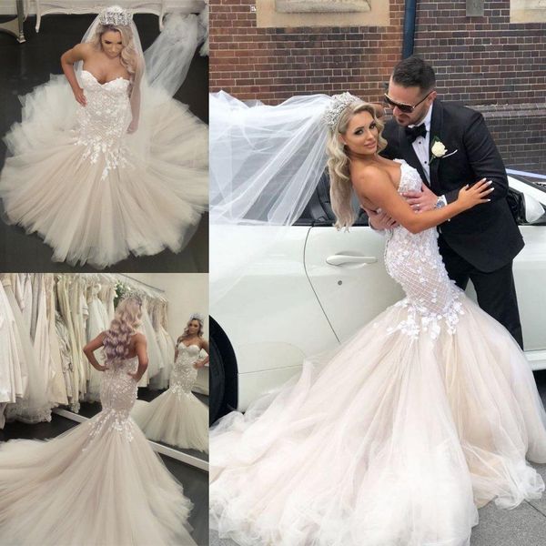 sweetheart tulle mermaid wedding dresses lace appliques buttons back robe de mariee custom made garden wedding gowns, White
sweetheart tulle mermaid wedding dresses lace appliques buttons back robe de mariee custom made garden wedding gowns, White