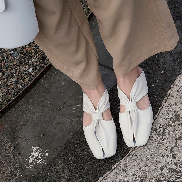 mezereon women's shoes metal heel women flats sheepskin spring female slippers square toe lazier casual flat shoes beige black
mezereon women's shoes metal heel women flats sheepskin spring female slippers square toe lazier casual flat shoes beige black