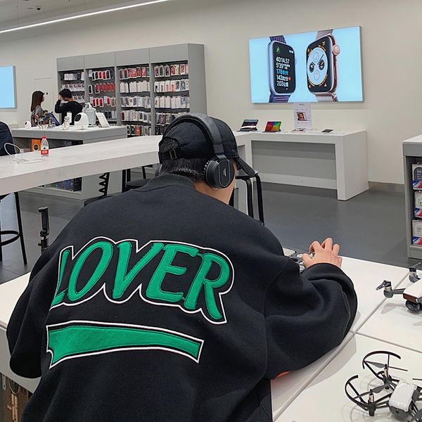 2019 autumn and winter new korean version of the couple european and american style printing loose casual pullover, Black
2019 autumn and winter new korean version of the couple european and american style printing loose casual pullover, Black