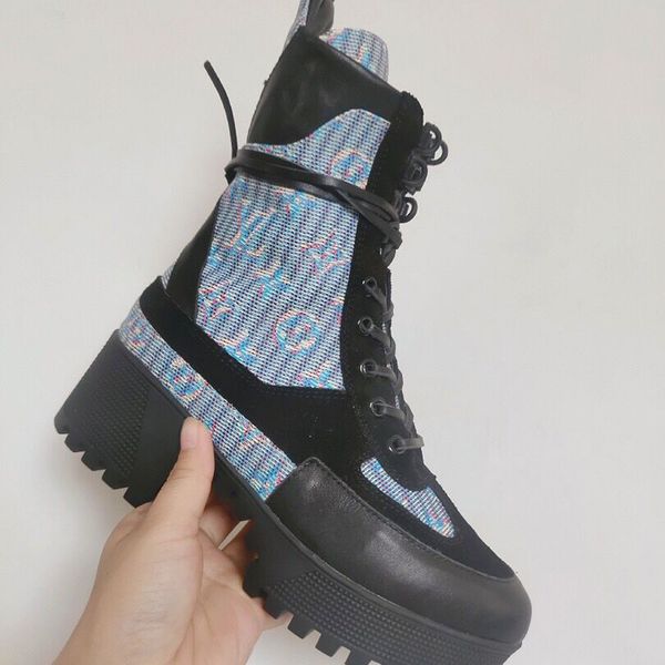 2019 personality round toe martin boots women's short thick bottom muffin layer leather high-end women's boots factory direct sale, Black
2019 personality round toe martin boots women's short thick bottom muffin layer leather high-end women's boots factory direct sale, Black