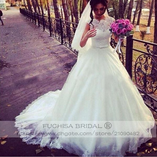 sleeveless sheer lace neck tulle ball gown wedding dress with lace trim corset lace-up back plus size bridal dress gown, White
sleeveless sheer lace neck tulle ball gown wedding dress with lace trim corset lace-up back plus size bridal dress gown, White