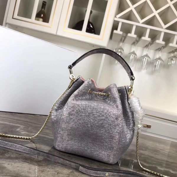 new fashion designer woman handbags chain crossbody bag genuine leather shoulder mini snake lock tassel bucket bags pruse tote red bags 19cm
new fashion designer woman handbags chain crossbody bag genuine leather shoulder mini snake lock tassel bucket bags pruse tote red bags 19cm