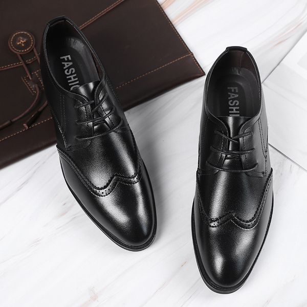 2019 new spring and autumn men's business casual fashion shoes classic korean version of the trend of leather shoes, Black
2019 new spring and autumn men's business casual fashion shoes classic korean version of the trend of leather shoes, Black