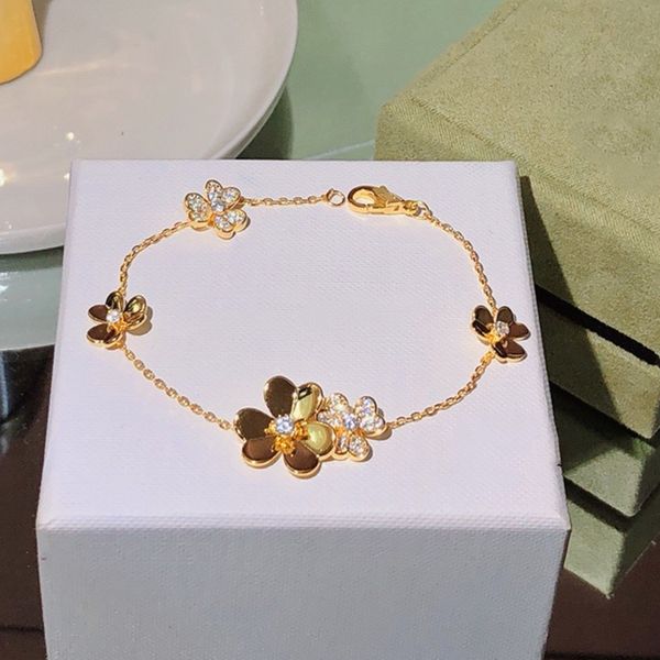 sell 925 sterling silver brand jewelry for women silver chain clover bracelet praty wedding jewelry gold color flower clover b, Black
sell 925 sterling silver brand jewelry for women silver chain clover bracelet praty wedding jewelry gold color flower clover b, Black