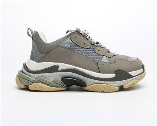 2020 designer paris 17fw triple s sneakers for men women black red white green dad shoes a1
2020 designer paris 17fw triple s sneakers for men women black red white green dad shoes a1