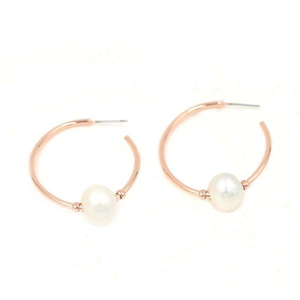 2019 autum new arrival natural pearl rose tone copper c shape women fashion stud earrings, Golden;silver
2019 autum new arrival natural pearl rose tone copper c shape women fashion stud earrings, Golden;silver