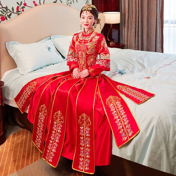 изысканный сучжоу вышивка феникс qipao винтаж мандарин воротник свадебное платье китайский стиль длиной до пола hanfu одежда, Red
изысканный сучжоу вышивка феникс qipao винтаж мандарин воротник свадебное платье китайский стиль длиной до пола hanfu одежда, Red