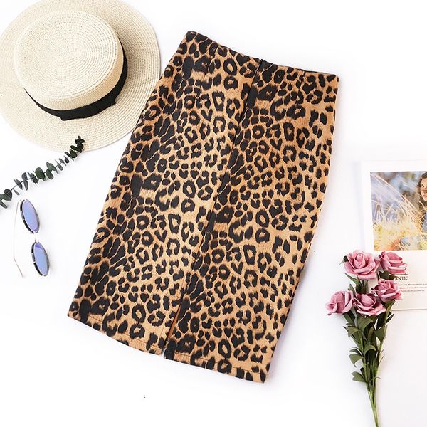 women skirts summer 2019 leopard print office skirt straight slim korean version of the elastic ladies casual bag hip skirt, Black
women skirts summer 2019 leopard print office skirt straight slim korean version of the elastic ladies casual bag hip skirt, Black