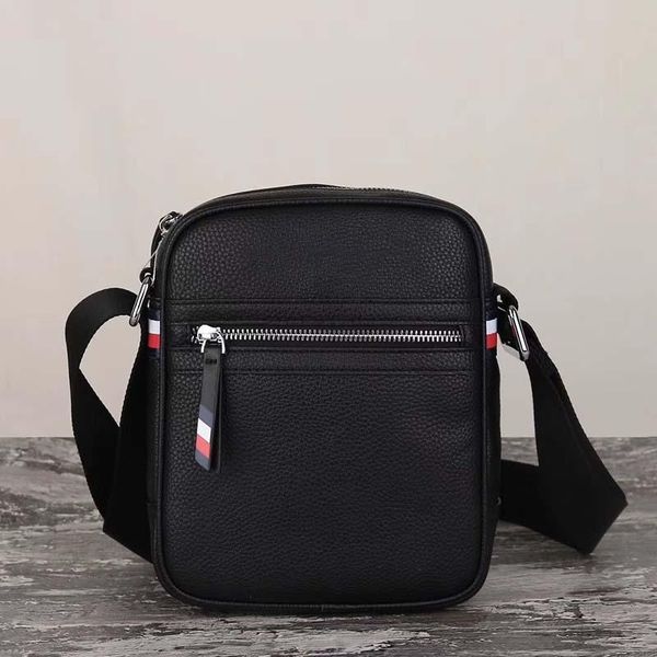 code 1092 genuine leather men messenger bag famous brand fashion man shoulder bag designer male crossbody bags high quality
code 1092 genuine leather men messenger bag famous brand fashion man shoulder bag designer male crossbody bags high quality