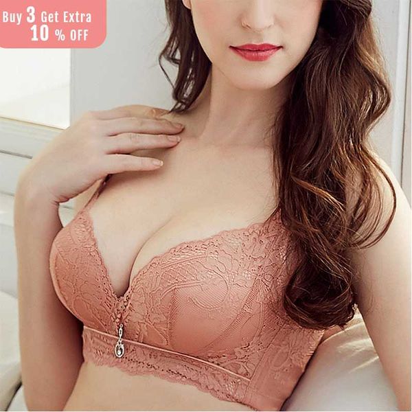 bras fallsweet wireless bra for women plus size lace brassiere 34 to 50 back closure underwear black white, Red;black
bras fallsweet wireless bra for women plus size lace brassiere 34 to 50 back closure underwear black white, Red;black