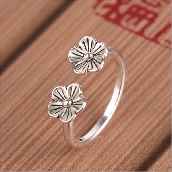 чувствительная мужчины женщины моды plum blossom кольцо открытие регулируемый палец кольцо серебро из нержавеющей стали подарка ювелирных из, Silver
чувствительная мужчины женщины моды plum blossom кольцо открытие регулируемый палец кольцо серебро из нержавеющей стали подарка ювелирных из, Silver