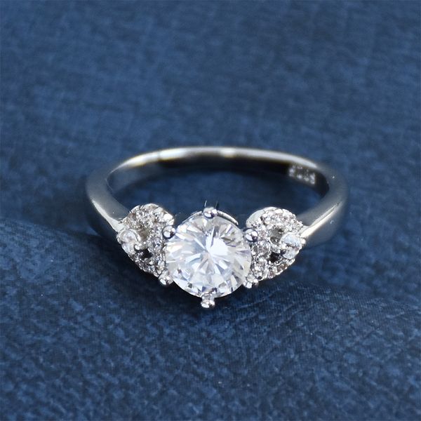 wholesale popular round zircon side heart shaped rings for women chic copper rings wedding jewelry vintage bridal bague zr052
wholesale popular round zircon side heart shaped rings for women chic copper rings wedding jewelry vintage bridal bague zr052