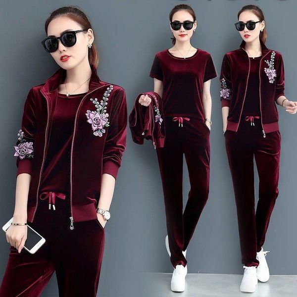 velvet tracksuit 3 piece set women costume velvet set long sleeve pant velour tracksuit sets for women sporting suit, White
velvet tracksuit 3 piece set women costume velvet set long sleeve pant velour tracksuit sets for women sporting suit, White