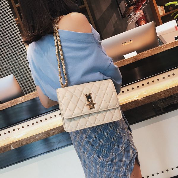 chain small square bag women 2020 new style shoulder bag rhombus embroidery thread women's cross-body
chain small square bag women 2020 new style shoulder bag rhombus embroidery thread women's cross-body