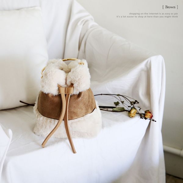 cute wool portable mini bucket bag retro contrast single shoulder messenger bag
cute wool portable mini bucket bag retro contrast single shoulder messenger bag
