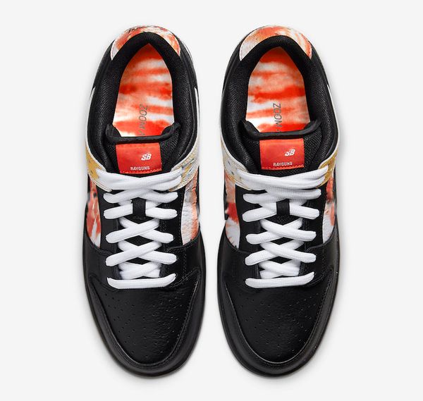 authentic sb dunk low tie-dye raygun running shoes black orange flash men sports sneakers bq6832-001 with box
authentic sb dunk low tie-dye raygun running shoes black orange flash men sports sneakers bq6832-001 with box