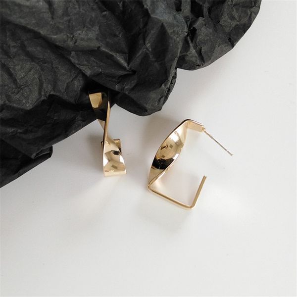 trendy gold color round stud earrings for women big circle loop earring twisted geometric earings metal jewellery, Golden;silver
trendy gold color round stud earrings for women big circle loop earring twisted geometric earings metal jewellery, Golden;silver