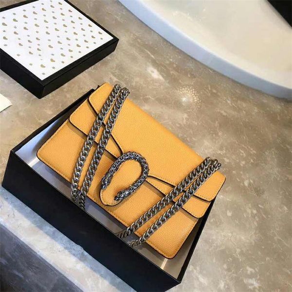 2019 brand fashion luxury designer bags simple retro atmosphere chain pack elegant understated shoulder bag messenger bag
2019 brand fashion luxury designer bags simple retro atmosphere chain pack elegant understated shoulder bag messenger bag
