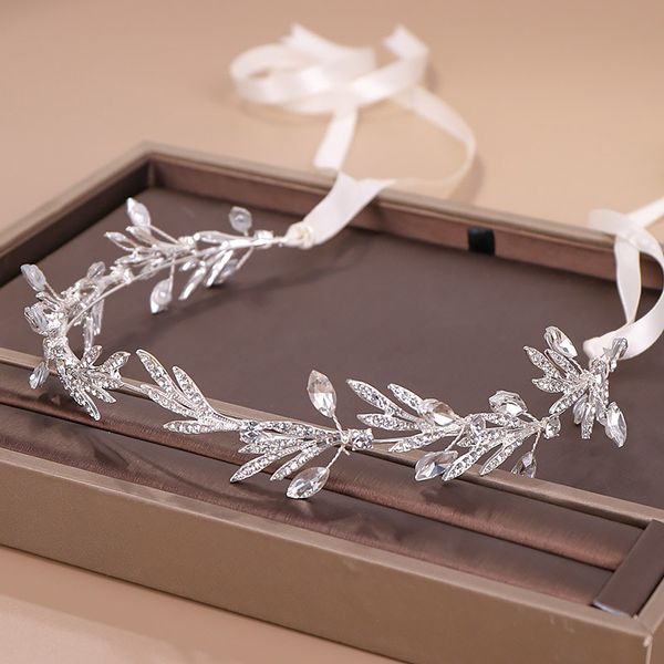 women girl bridal bride noiva wedding party new european shiny rhinestone leaf headband with ribbon decoration hair jewelry, Golden;white
women girl bridal bride noiva wedding party new european shiny rhinestone leaf headband with ribbon decoration hair jewelry, Golden;white
