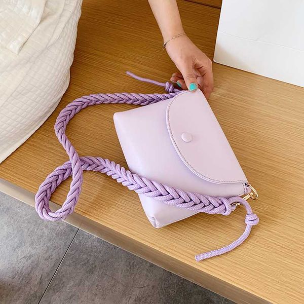 new original design fashion square bag & elegant messenger bag shoulder width 19cm height 17cm thickness 6cm
new original design fashion square bag & elegant messenger bag shoulder width 19cm height 17cm thickness 6cm