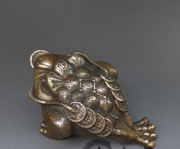 special antique pure copper gold toad ornaments fortune into the treasure seven-star gold toad feng shui bronze decoration gifts antique col
special antique pure copper gold toad ornaments fortune into the treasure seven-star gold toad feng shui bronze decoration gifts antique col