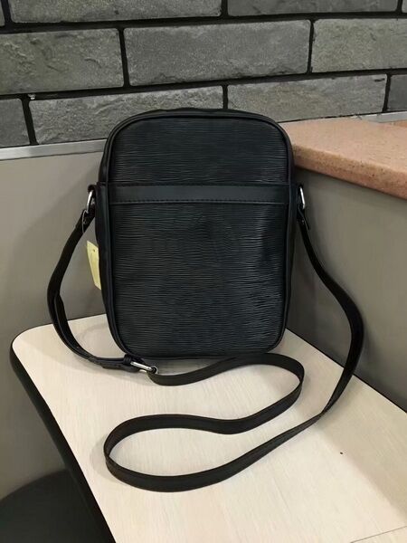 new epi letter men women messenger bags fashion cross body bags large camera bags purse shoulder bag size 25x19x9.5cm #8754
new epi letter men women messenger bags fashion cross body bags large camera bags purse shoulder bag size 25x19x9.5cm #8754