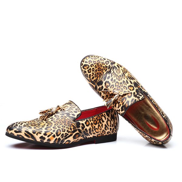 мужчины кожи платья обувь мода бахромой leopard мокасины мужчина нескользкий на партию плоской обуви большого размером 38-48, Black
мужчины кожи платья обувь мода бахромой leopard мокасины мужчина нескользкий на партию плоской обуви большого размером 38-48, Black