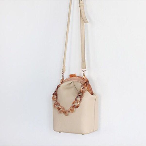роскошные акриловые цепи ручки ковша сумки box tote сумки сумка crossbody женщина сцепления сумка кожа pu сумочка
роскошные акриловые цепи ручки ковша сумки box tote сумки сумка crossbody женщина сцепления сумка кожа pu сумочка