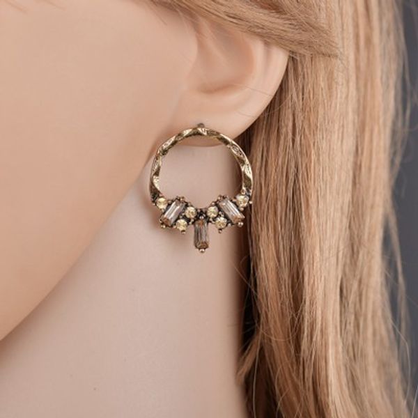 simple elegant gold silver rhinestone stup earring women geometric round circle ear stud jewelry for women e1830, Golden;silver
simple elegant gold silver rhinestone stup earring women geometric round circle ear stud jewelry for women e1830, Golden;silver