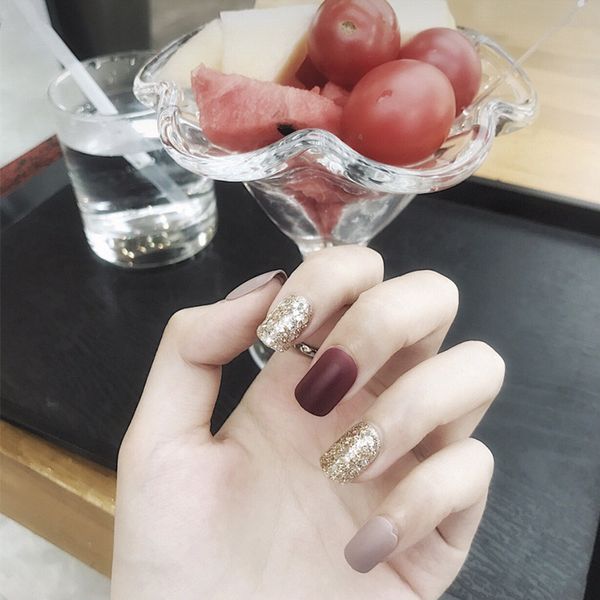 24pcs new fashion false nails for women frosted purple ash matte acrylic nail tips full cover short fake nail with 2g glue, Red;gold
24pcs new fashion false nails for women frosted purple ash matte acrylic nail tips full cover short fake nail with 2g glue, Red;gold