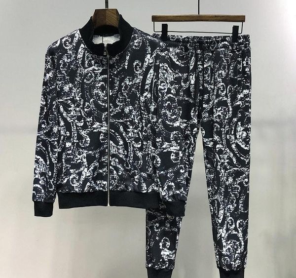 2019 new famous brand designer mens tracksuit autumn winter men s tracksuits letter print embroidery casual men sports joggers suit, Gray
2019 new famous brand designer mens tracksuit autumn winter men s tracksuits letter print embroidery casual men sports joggers suit, Gray