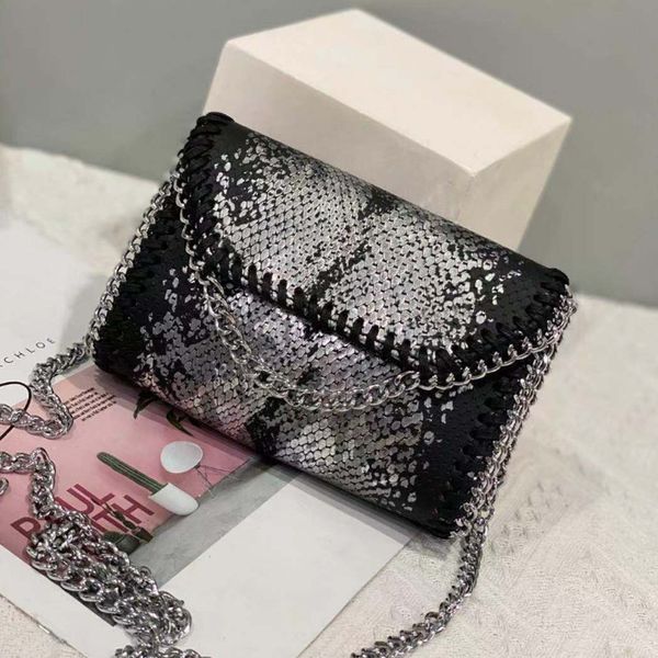 2019 new women's bags fashion ladies shoulder bags snakeskin leather ladies messenger chain mobile phone
2019 new women's bags fashion ladies shoulder bags snakeskin leather ladies messenger chain mobile phone