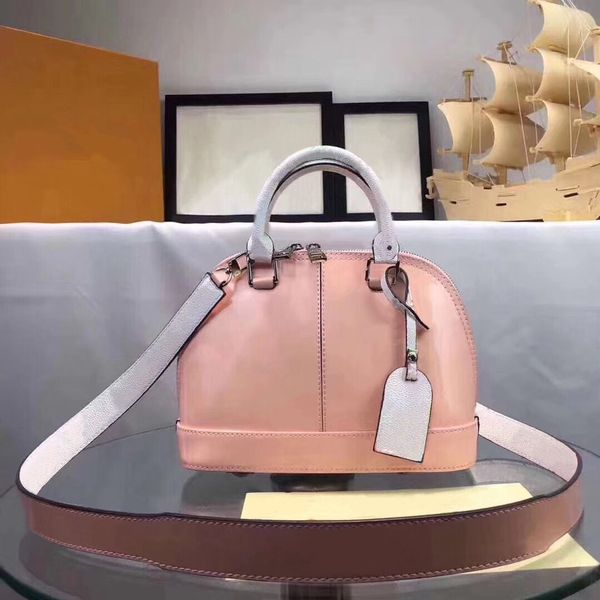 2020 wholesale women's fashion shell portable leather bag casual wild crossbody first layer cowhide shoulder female bag
2020 wholesale women's fashion shell portable leather bag casual wild crossbody first layer cowhide shoulder female bag