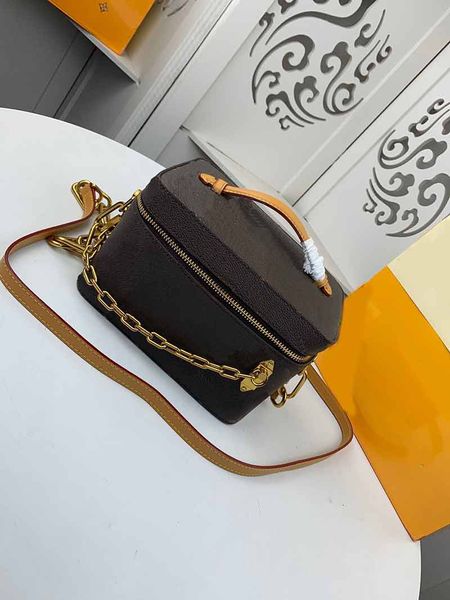 fashion leather flower pattern handbag style box purse up bags women totes make crossbody hand bag real handbags ladies shoulder box sxout, Red;black
fashion leather flower pattern handbag style box purse up bags women totes make crossbody hand bag real handbags ladies shoulder box sxout, Red;black