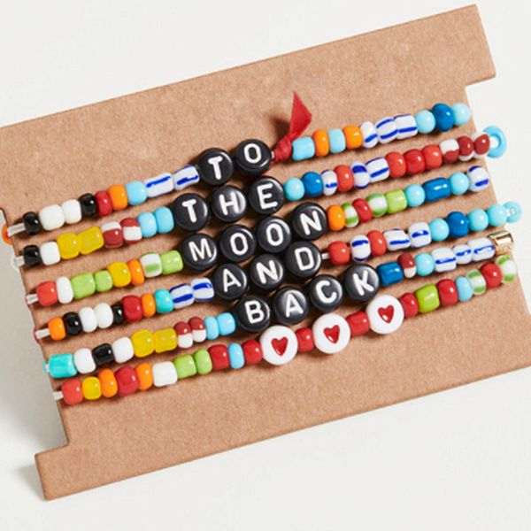 new summer letter creative beads bracelet for women bohemian resin jewelry fashion bracelet femme 2020 6 in 1 red new, Golden;silver
new summer letter creative beads bracelet for women bohemian resin jewelry fashion bracelet femme 2020 6 in 1 red new, Golden;silver