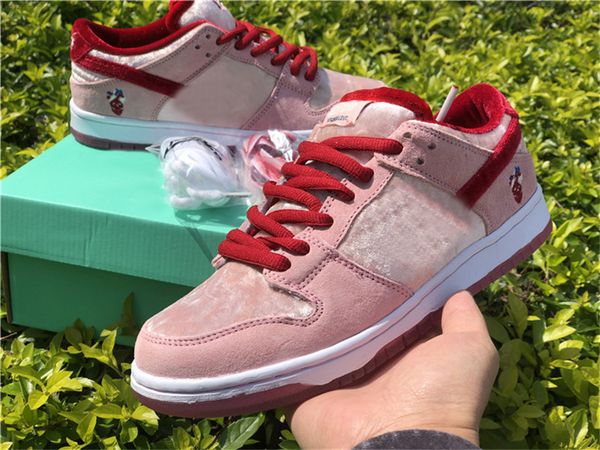 2020 strangelove sb dunk low valentine's day men women running shoes bright melon gym red med soft pink sports sneakers ct2552-800
2020 strangelove sb dunk low valentine's day men women running shoes bright melon gym red med soft pink sports sneakers ct2552-800
