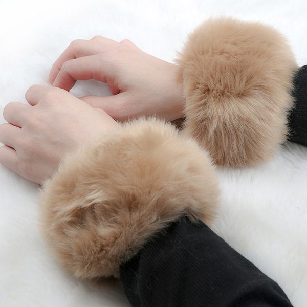 one pair women winter warm arm warmer plush elastic oversleeve wrist arms gloves thicken faux fur cuff wristband 8c1574, Blue;gray
one pair women winter warm arm warmer plush elastic oversleeve wrist arms gloves thicken faux fur cuff wristband 8c1574, Blue;gray