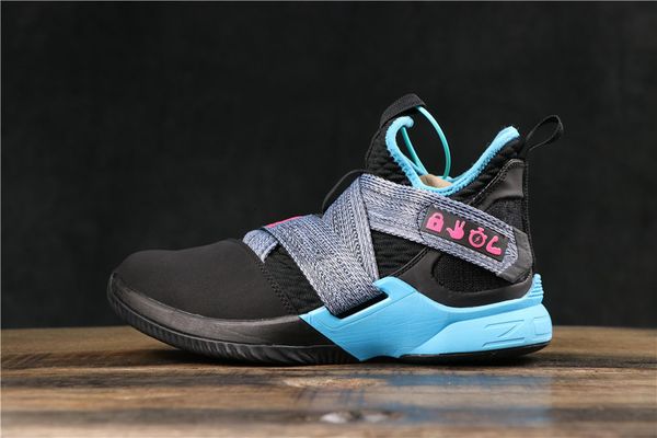2020 new soldier xii 12 svsm home training camp pink rose basketball shoes for mens trainers james soldiers xii sports sneakers size 7-12
2020 new soldier xii 12 svsm home training camp pink rose basketball shoes for mens trainers james soldiers xii sports sneakers size 7-12