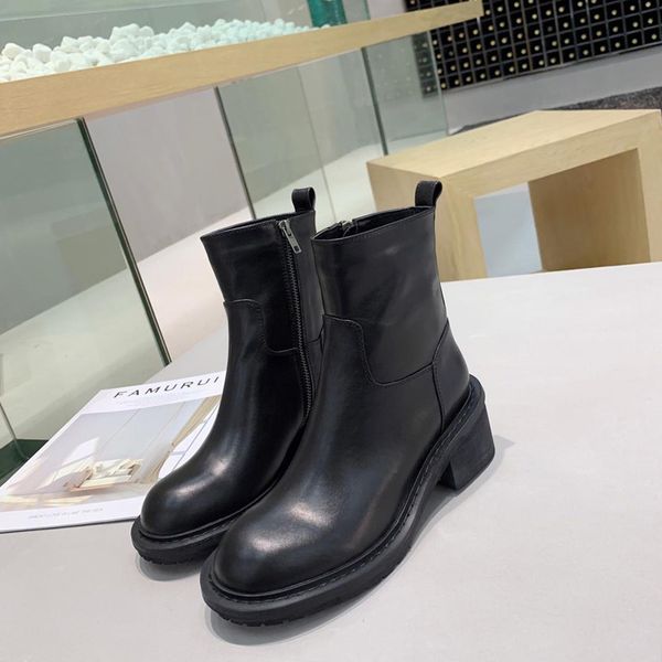 2019 new autumn and winter explosions fashion classic wild knight boots 100% genuine leather shoes size35-40 original packaging, Black
2019 new autumn and winter explosions fashion classic wild knight boots 100% genuine leather shoes size35-40 original packaging, Black