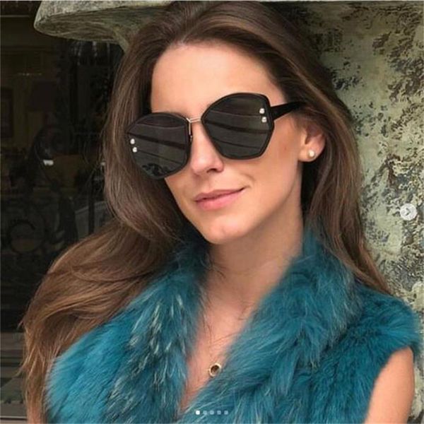 women square sunglasses 2019 italy fashion brand designer irregular shades summer black sunglasses plastic rivet glasses, White;black
women square sunglasses 2019 italy fashion brand designer irregular shades summer black sunglasses plastic rivet glasses, White;black
