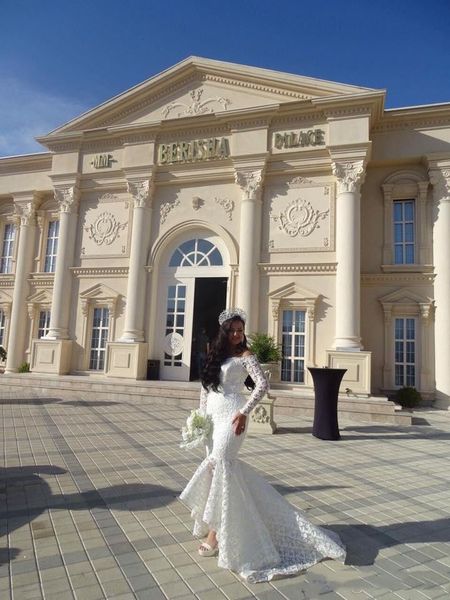 white mermaid lace off shoulder long sleeve high low tea length plus size wedding dresses 2020 new bridal gowns saudi arabia
white mermaid lace off shoulder long sleeve high low tea length plus size wedding dresses 2020 new bridal gowns saudi arabia