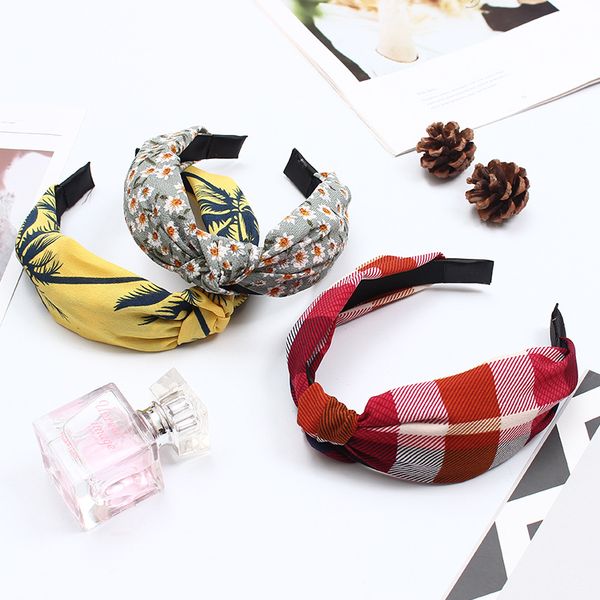 spring and summer new style hair accessories headdress hair bands korean-style knot floral fabric large rims bands headband, Brown
spring and summer new style hair accessories headdress hair bands korean-style knot floral fabric large rims bands headband, Brown